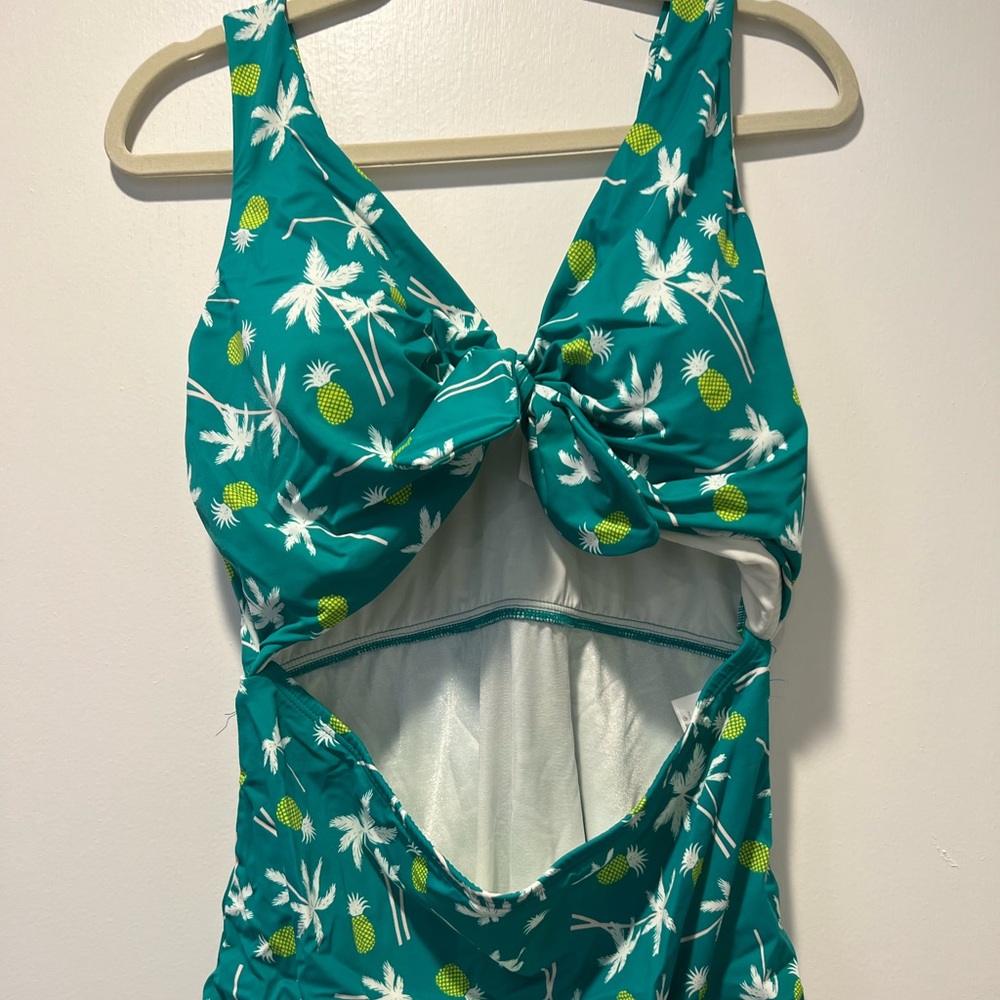 Gently worn Eloquii bathing suit